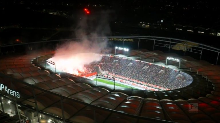 巴塞罗那主场2-0完胜奥林匹亚科斯，联赛积分紧追西甲前二，梅西苏亚雷斯闪耀全场|足球球星动态